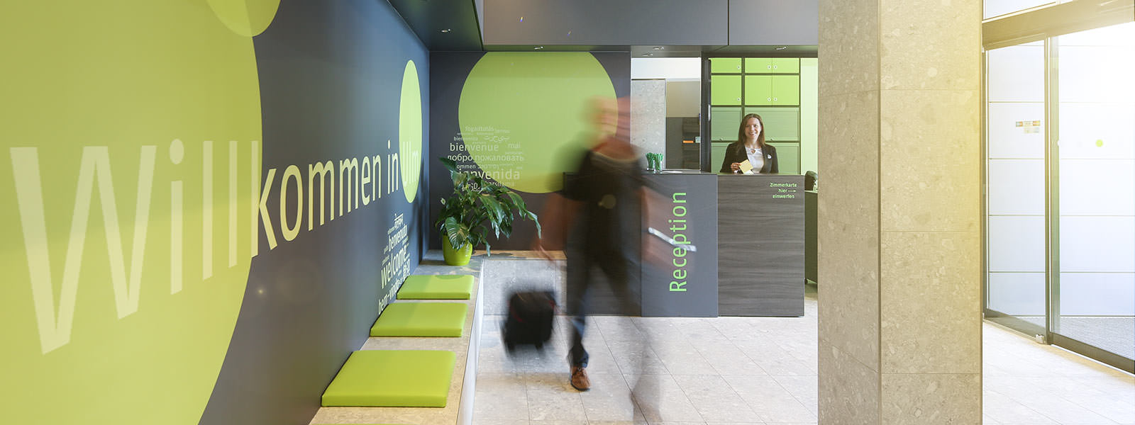 Hotelgebaeude bauen mit Containerbauweise von Eberhardt